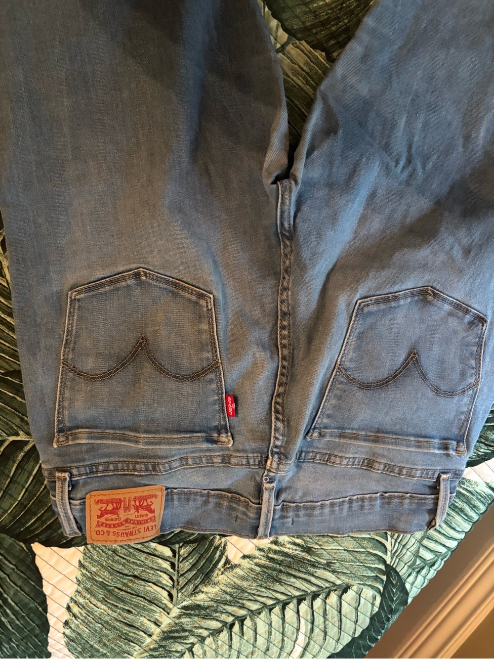 Levi's Blue Women's Skinny Jeans with Red Tab - Picture 6 of 7
